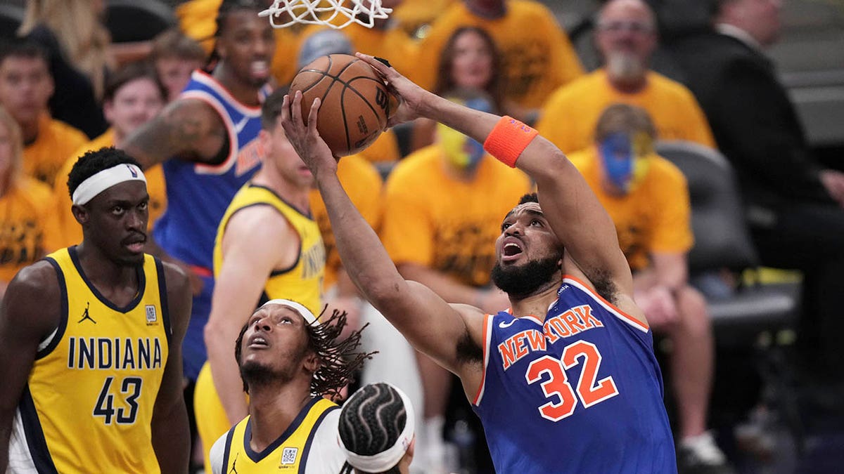 Knicks rally from beat Pacers in Game 3 of the Eastern Conference Finals 3 New York Knicks