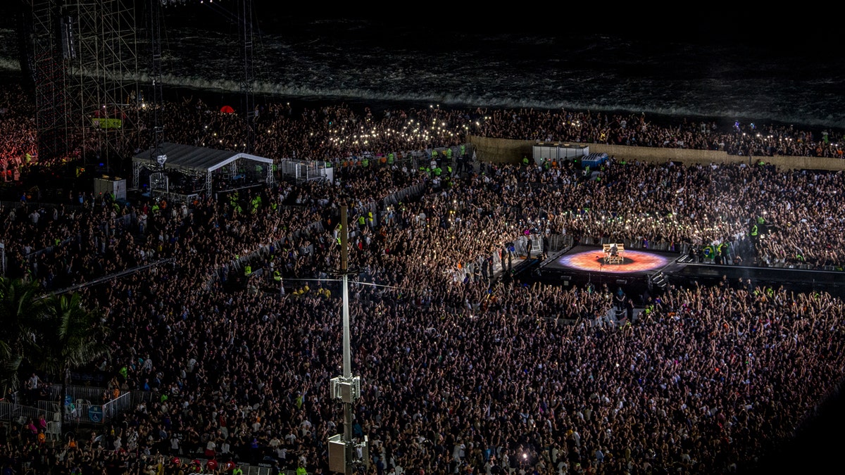 Lady Gaga's crowd at Copacabana Beach