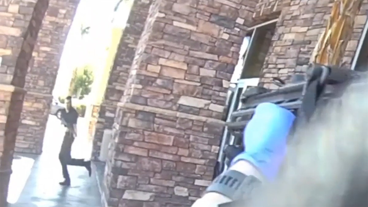 las-vegas-police-shoot-armed-suspect