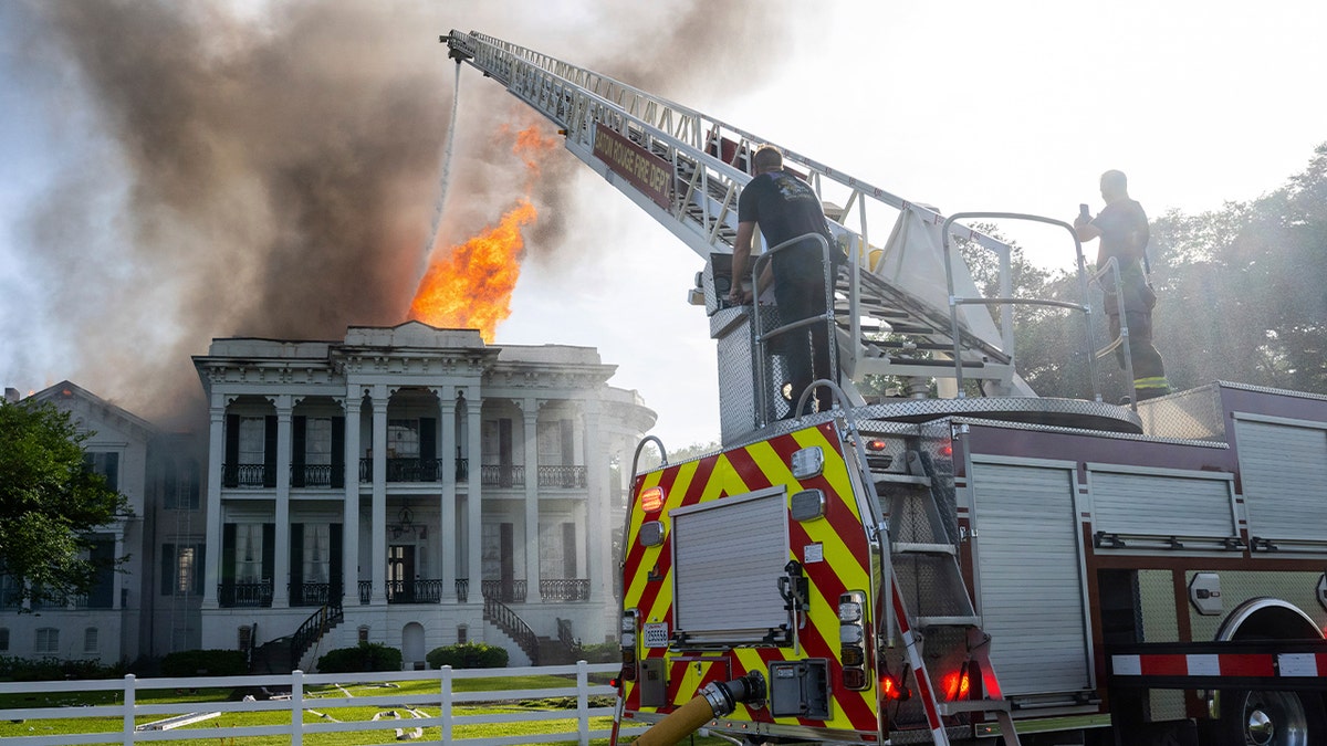 Firefighters battle blaze at Nottoway Plantation