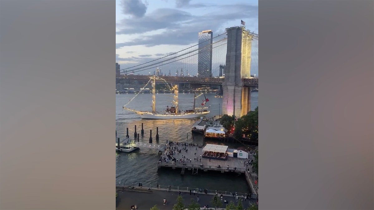 Massive sailing vessel crashes into Brooklyn Bridge