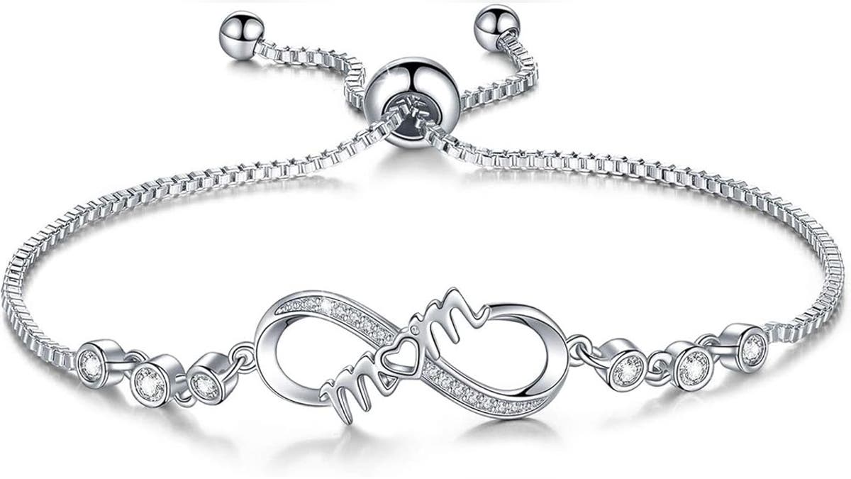 This adjustable bracelet features an infinity design.
