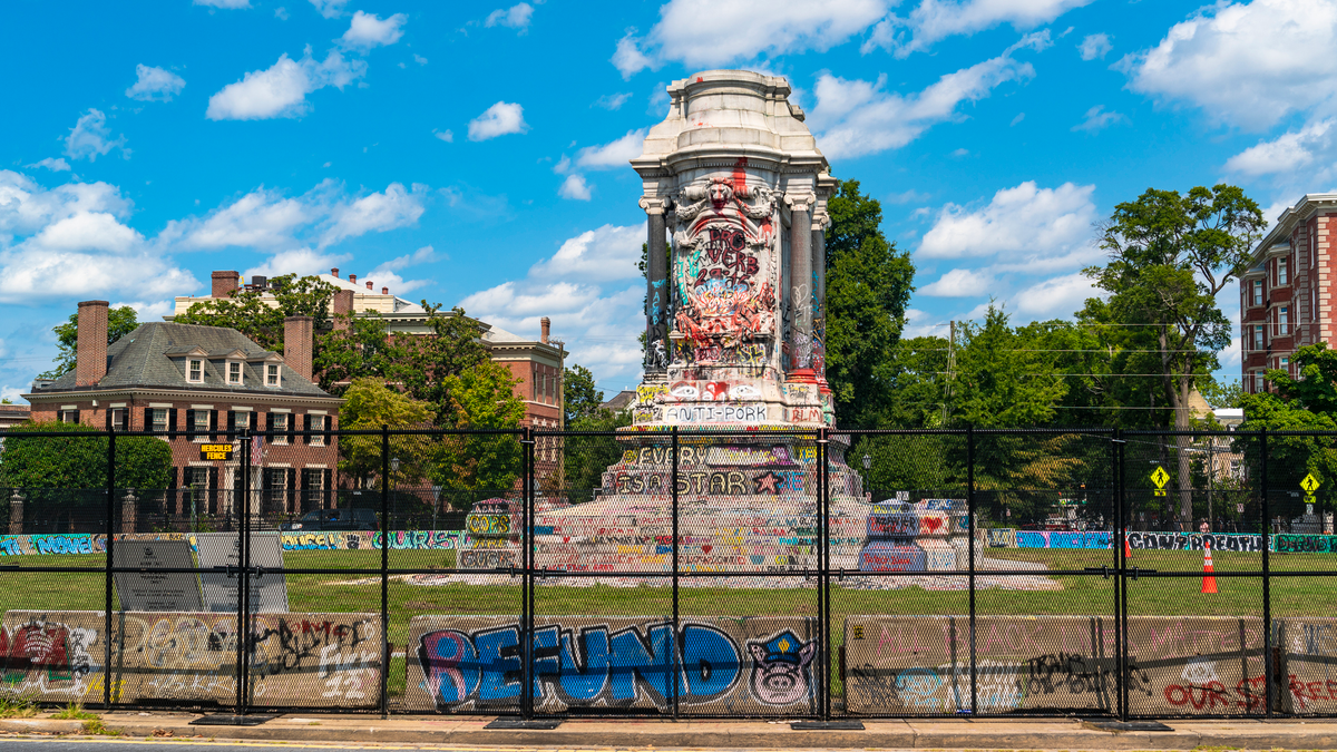 Monument_new_richmond