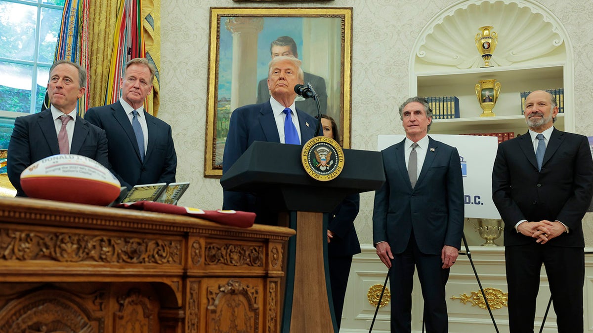 Trump in Oval Office