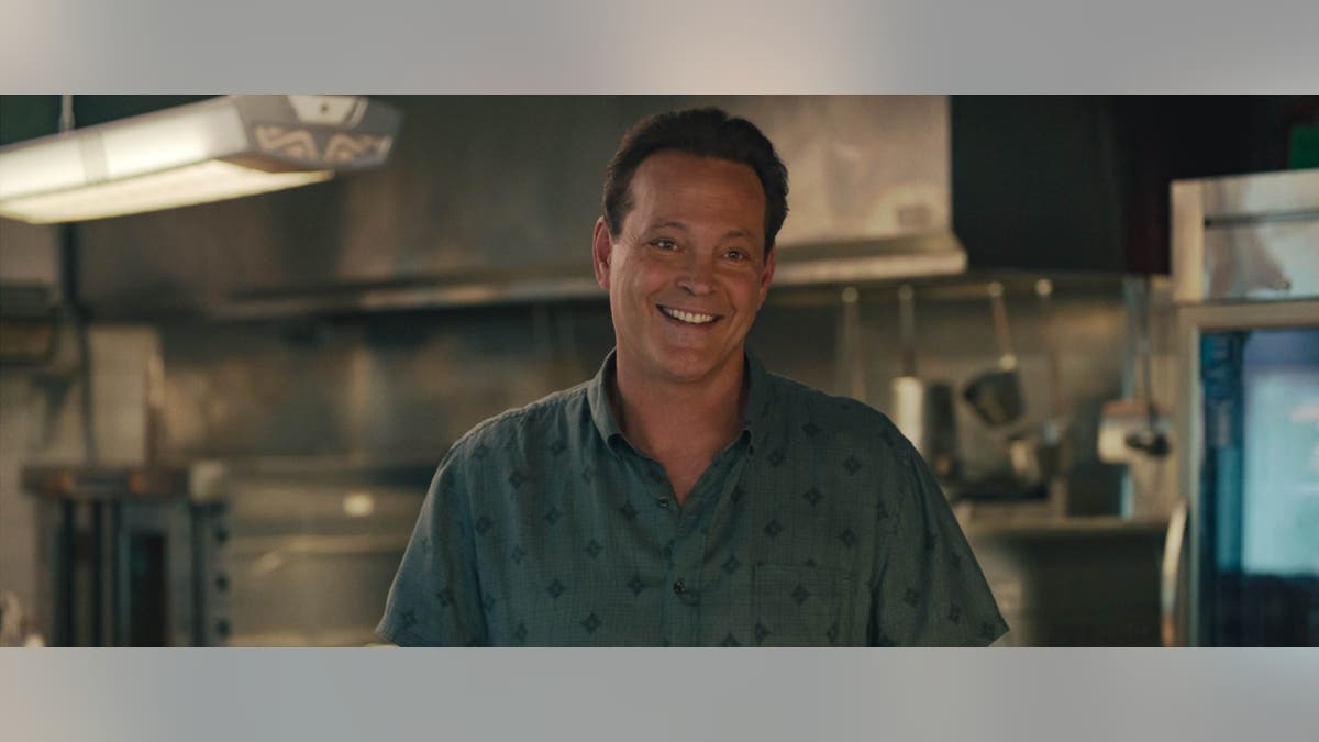 vince vaughn smiling in nonnas