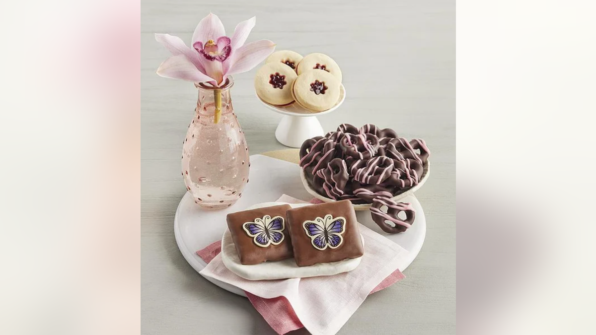 This is a perfect selection for moms with a sweet tooth.