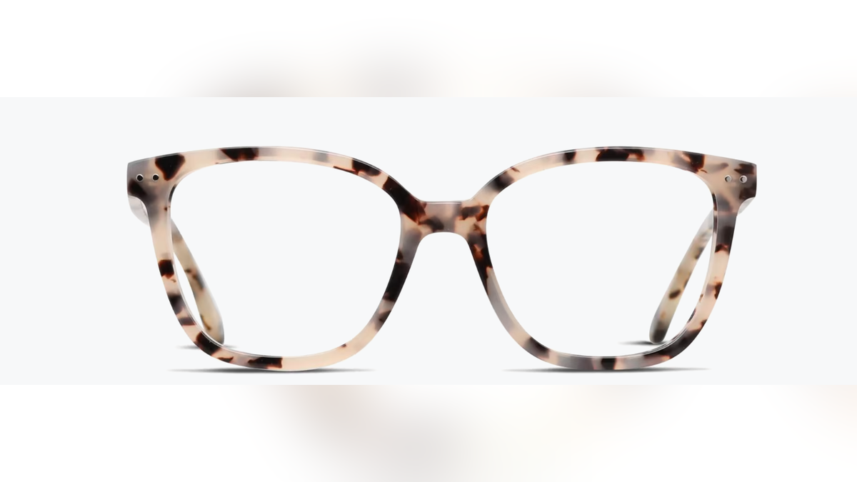 These frames get a five-star review because of their sturdiness and state-of-the-art lenses.