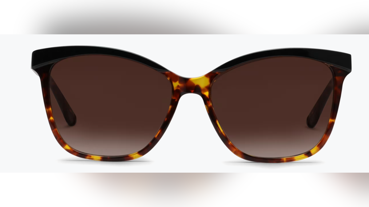 These frames offer a comfortable fit and a tortoise shell design.