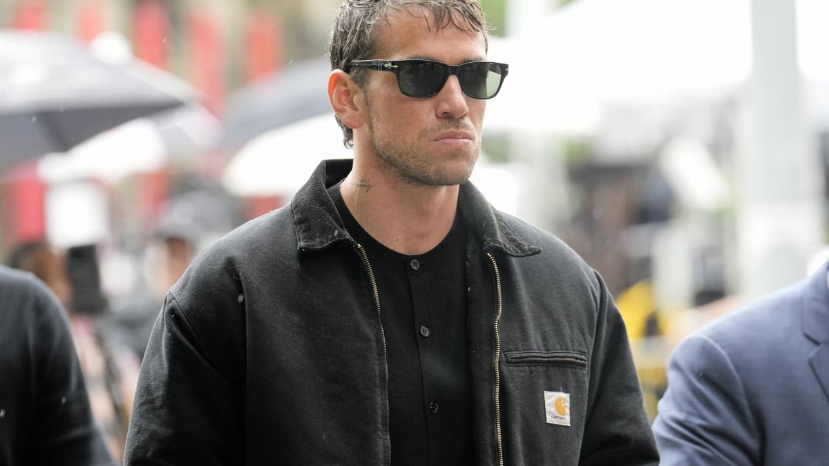 Alex fine arrives at court 