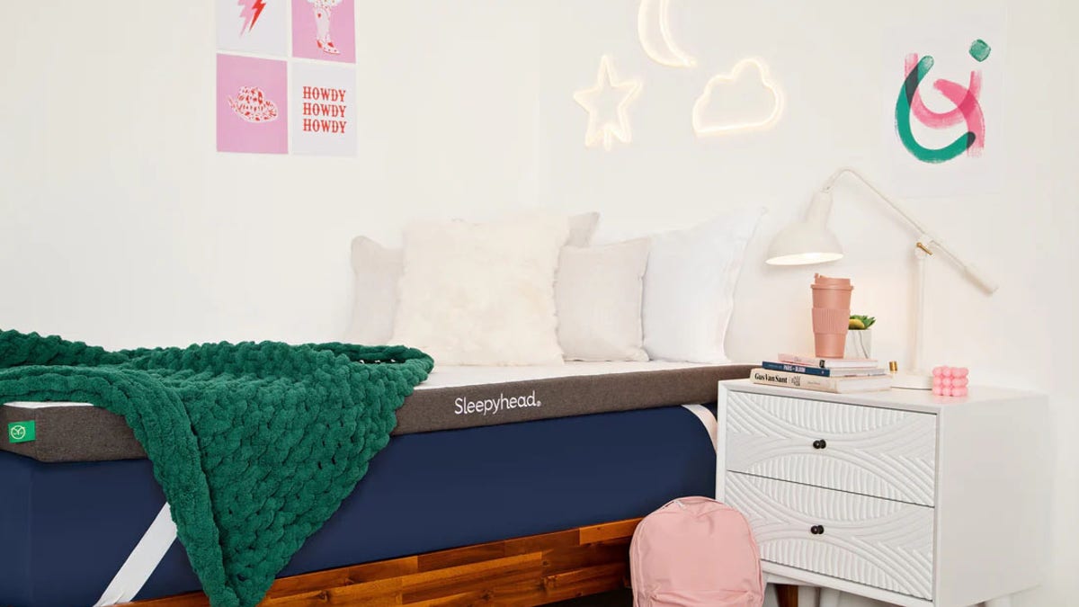 This mattress toppers is perfect for college dorm rooms.