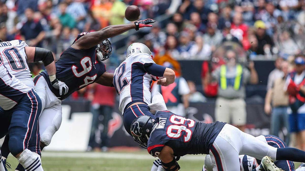 Tom Brady foi demitido por JJ Watt