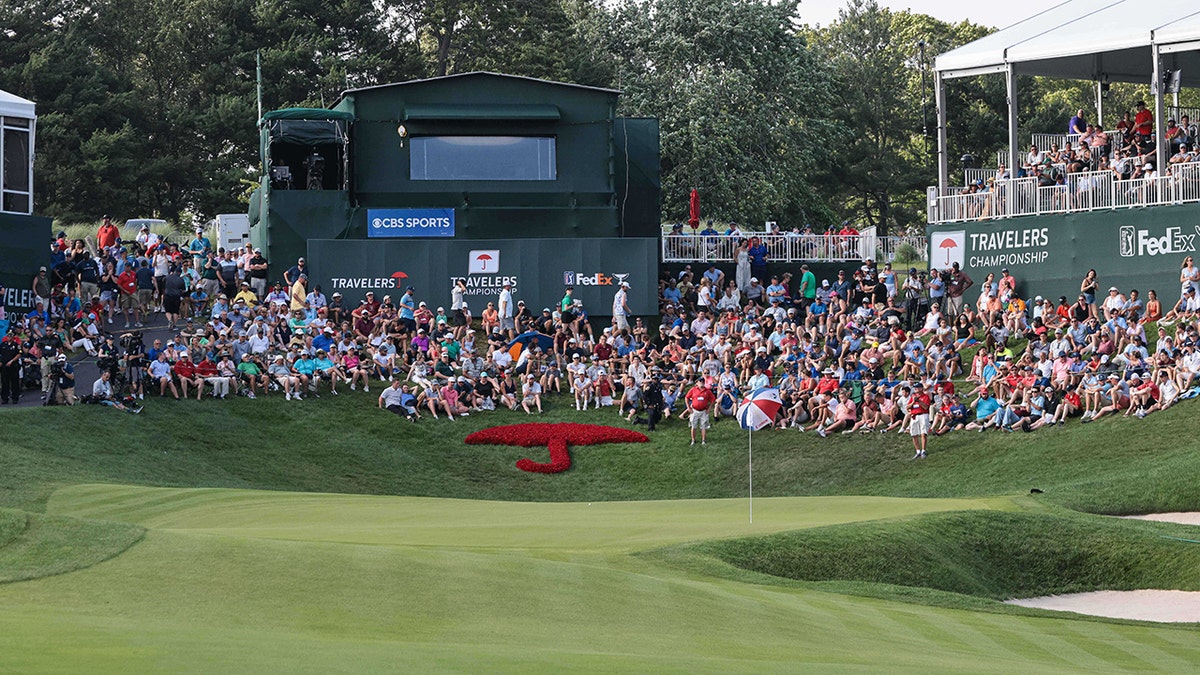 Travelers championship crowd