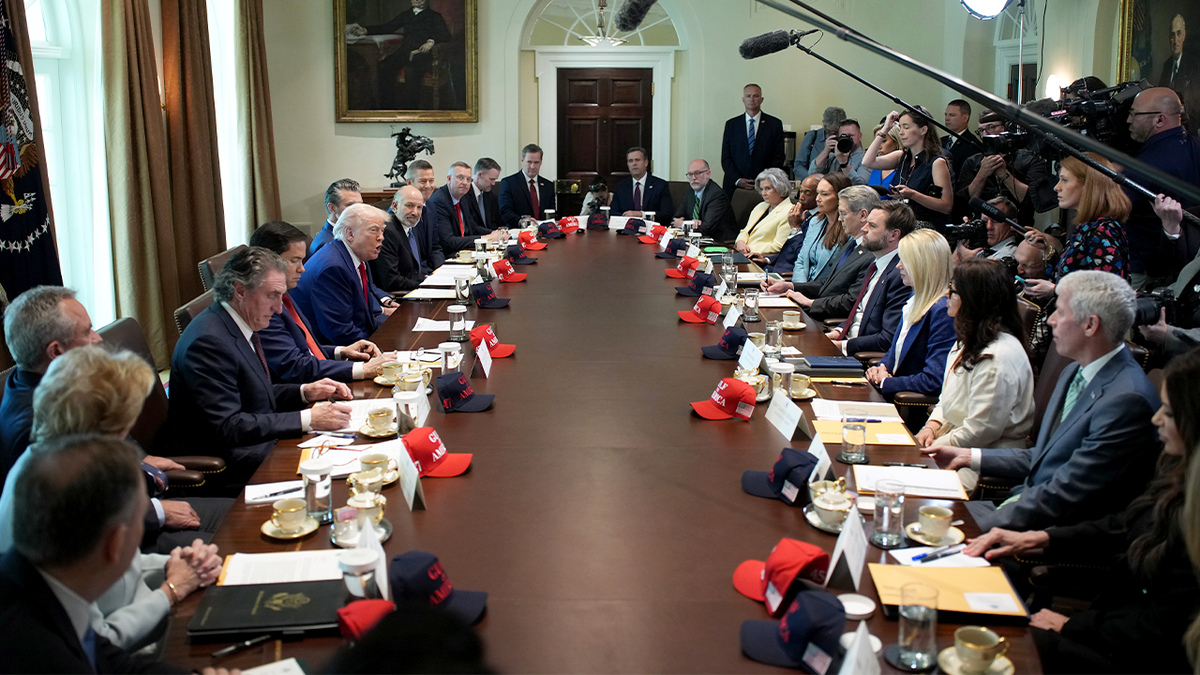trump cabinet meeting