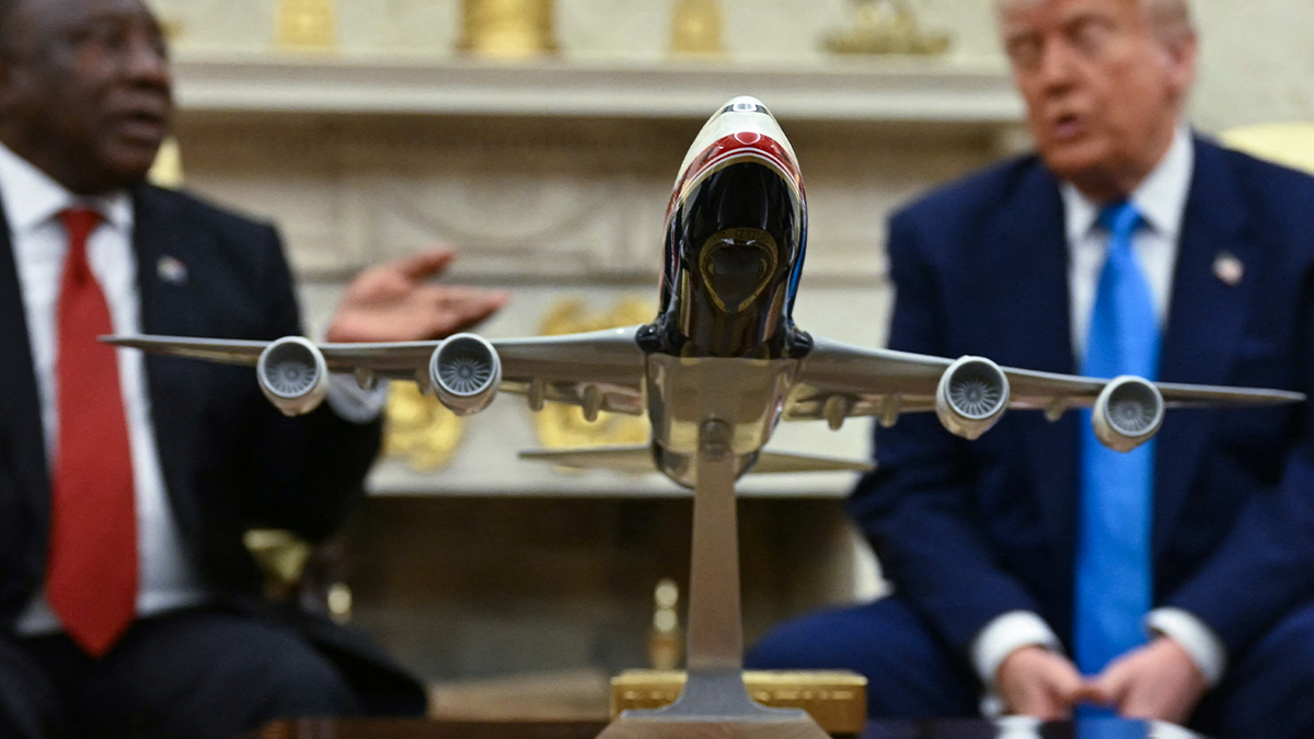 Trump and plane