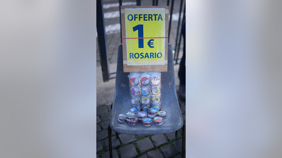 Rosaries offered at the Vatican for a donation
