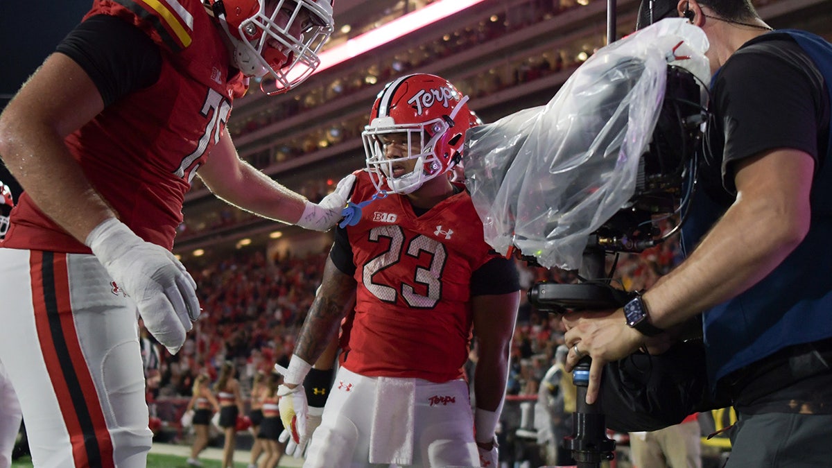 Avantae Williams celebrates