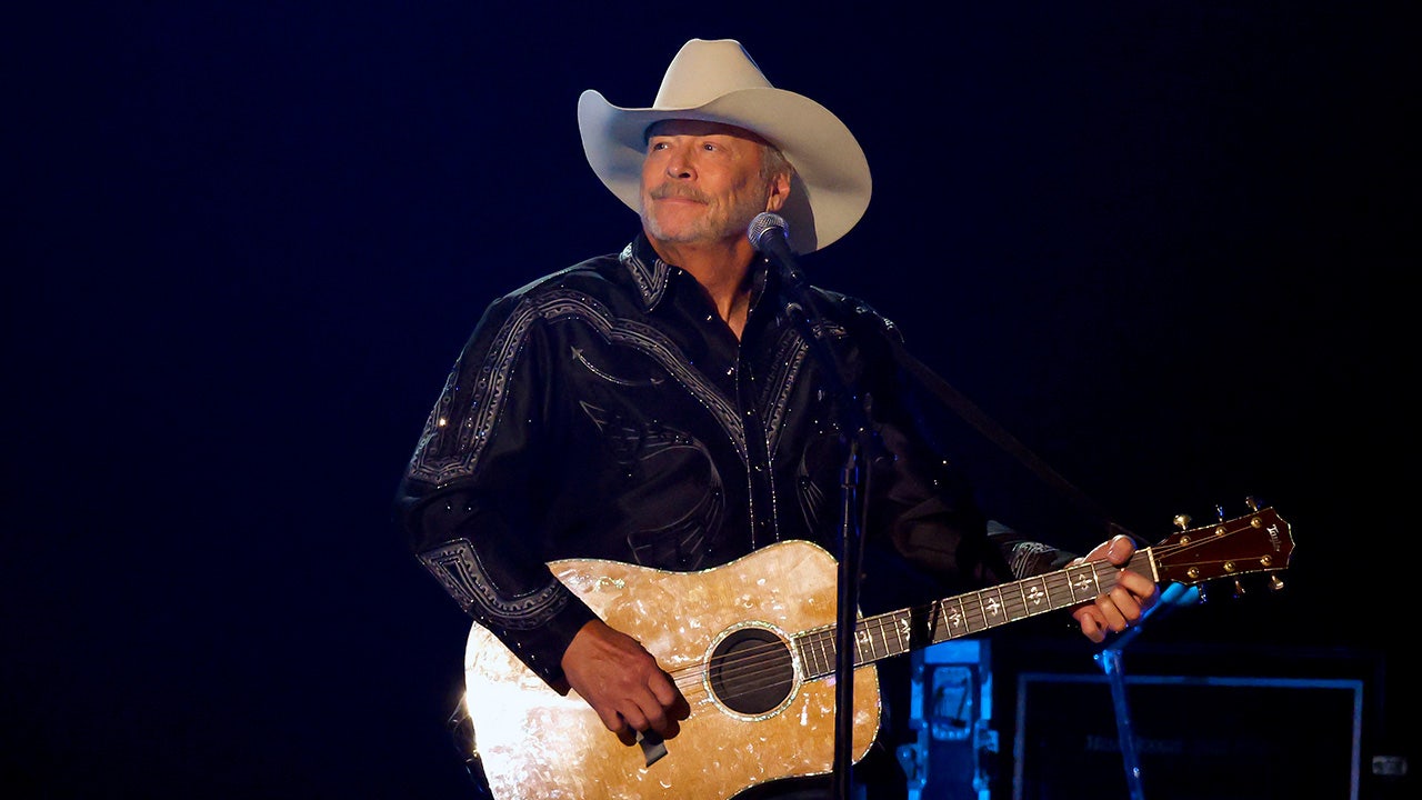 Alan Jackson retires from touring after 30 years on the road