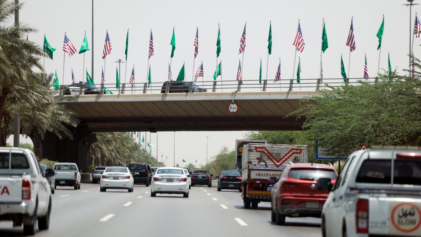 2025 05 12t124000z 1701277697 rc2agealmgeo rtrmadp 3 usa trump gulf saudi scaled