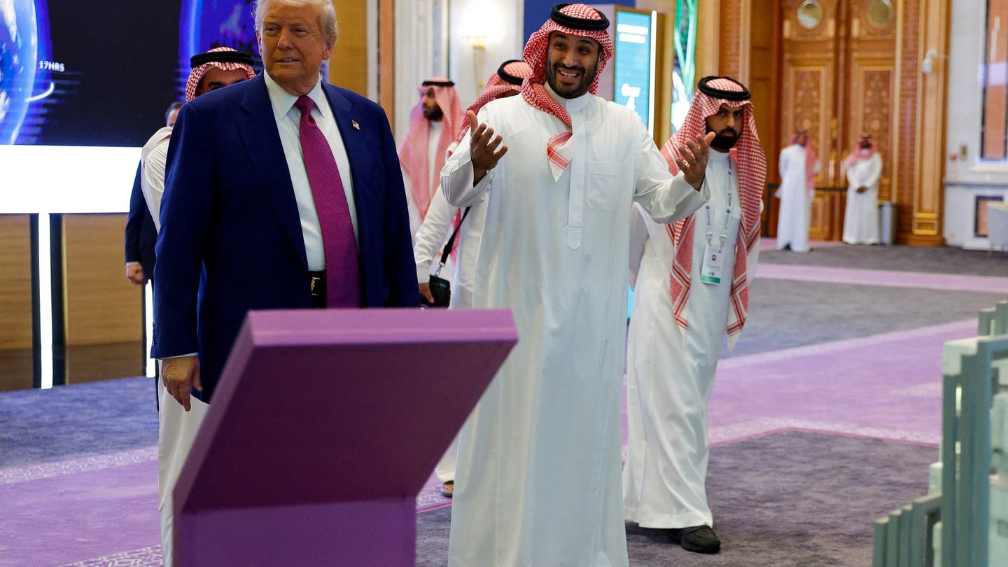 2025 05 13t154520z 1887010932 rc23hea82ri2 rtrmadp 3 usa trump gulf saudi scaled