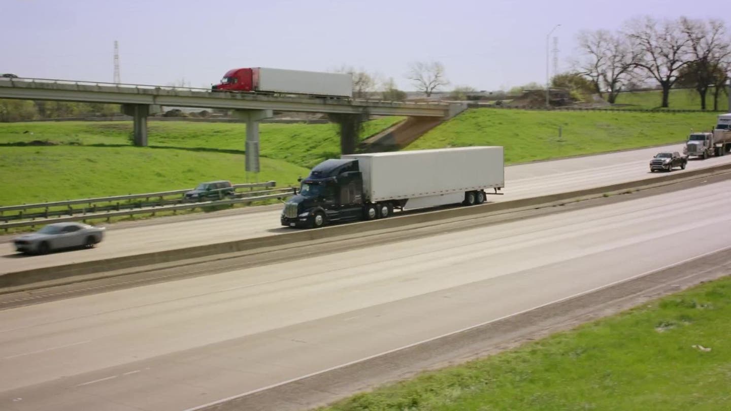 5 driverless robotrucks are now on the road in this state