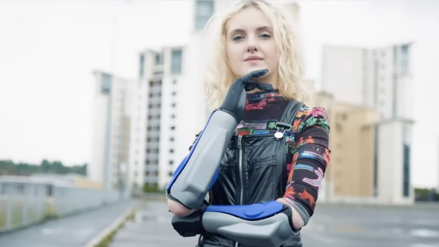 7 wireless waterproof bionic arm with 360 degree wrist rotation