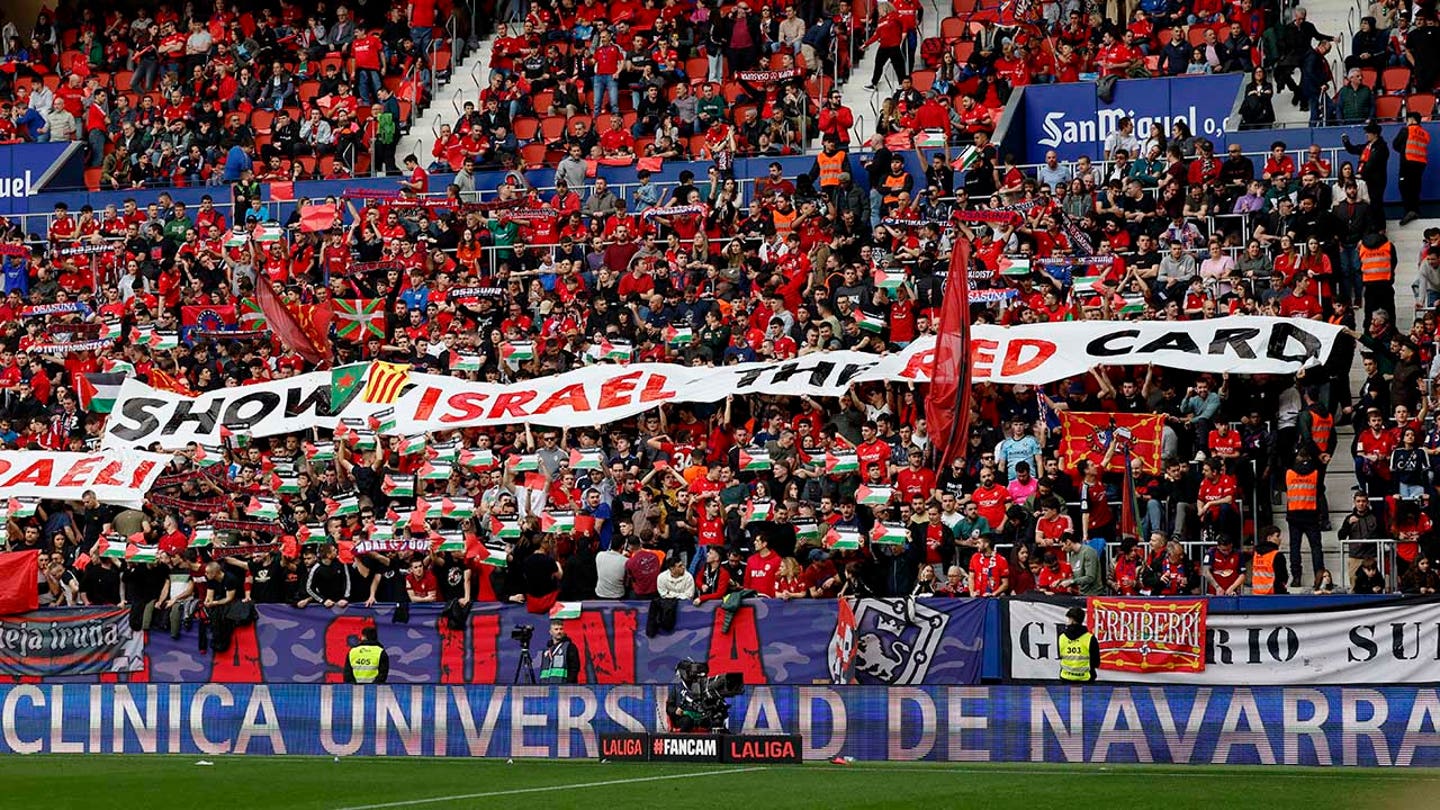 show israel the red card