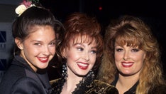 Wynonna Judd wishes bond with mom was like their music, but 'there was a lot of dysfunction'