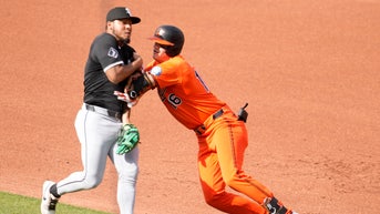 MLB player sparks bench-clearing incident after rundown interference attempt - Fox News