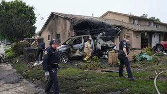 Aircraft crashes in San Diego neighborhood, sets multiple homes on fire - Fox News