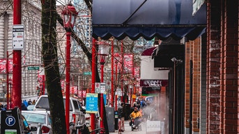 Expert explains how Chinese illegal aliens are using western city as staging ground - Fox News