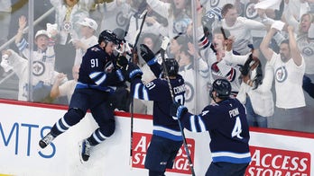 Jets' Cole Perfetti scores game-tying goal with 1.6 seconds left; Winnipeg knocks out Blues in double OT