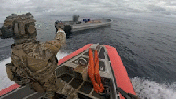 Viral Coast Guard video shows dramatic arrest of suspected drug smugglers in open ocean - Fox News