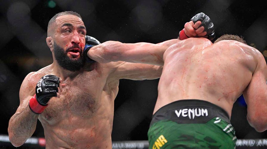 Roaring UFC crowd welcomes Trump, chanting 'USA!'