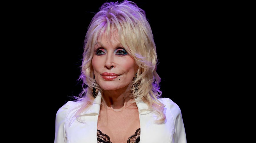 Dolly Parton details what she loves about country music