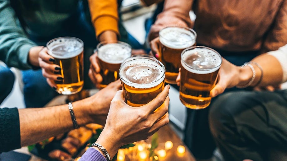 Bartenders strong but silent message to certain patrons sparks heated debate