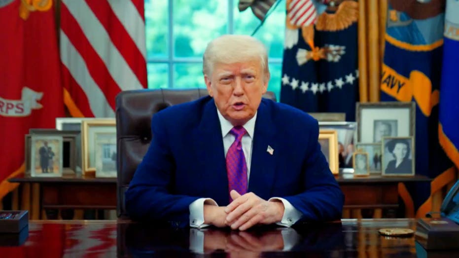 Trump signs EO offering illegal migrants ‘exit bonus’ in first-ever self-deportation program