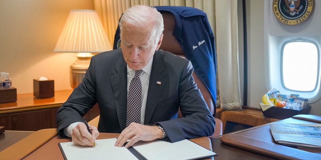 https://a57.foxnews.com/static.foxnews.com/foxnews.com/content/uploads/2025/06/1024/512/biden-signs-pardon.jpg?ve=1&tl=1