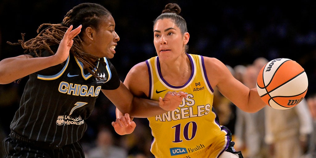 Caitlin Clark fan gets playful jab from WNBA star before Sparks-Sky game |  Fox News