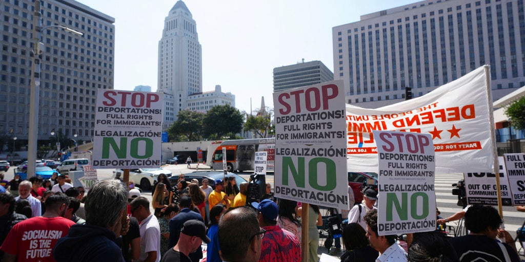 https://a57.foxnews.com/static.foxnews.com/foxnews.com/content/uploads/2025/06/1024/512/los_angeles_ice_raids2.jpg?ve=1&tl=1