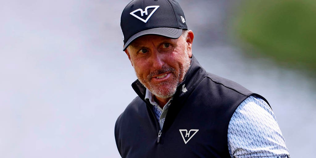 https://a57.foxnews.com/static.foxnews.com/foxnews.com/content/uploads/2025/06/1024/512/phil-mickelson.jpg?ve=1&tl=1