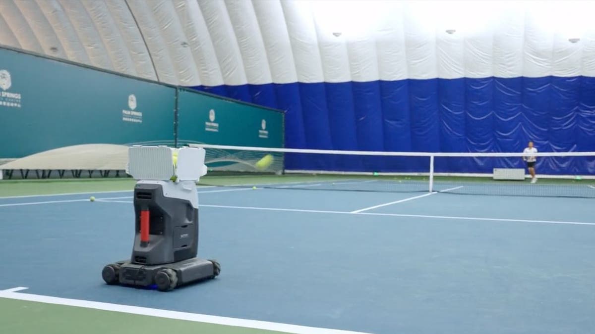 AI tennis robot 1