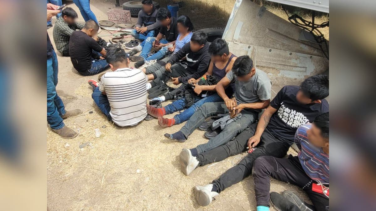 17 migrants arrested