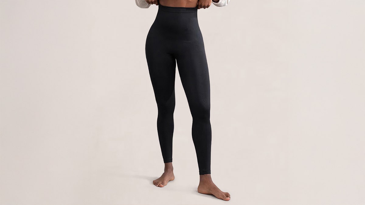 These high-waisted leggings connection    smoothing from waist to ankle.