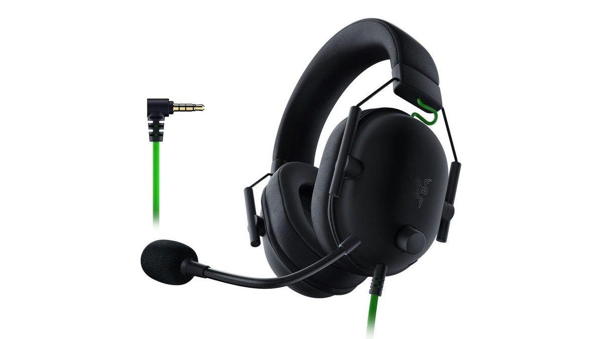 Get advanced passive noise cancellation.