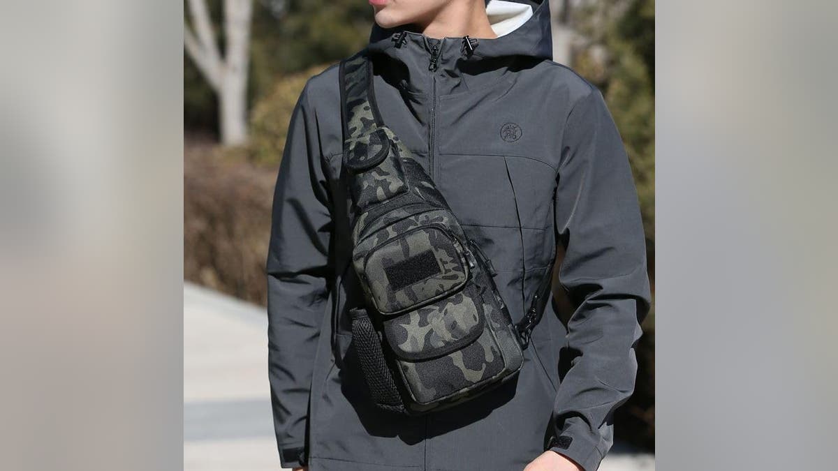 Filled with pockets, this bag has a lot of space.?