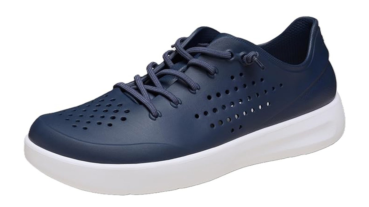 These breathable sneakers have thick soles. 