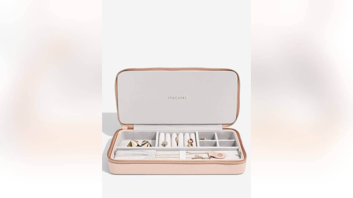 This zippered jewelry case is explicitly designed for necklace enthusiasts. 