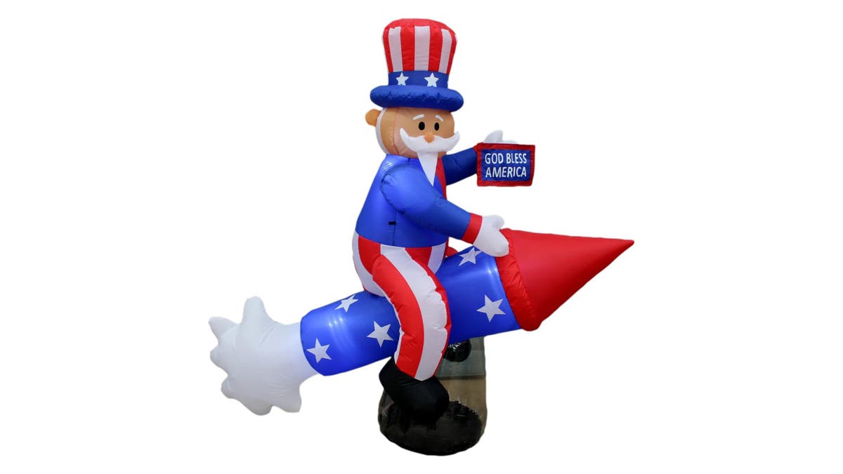 Fourth of July lawn decorations add even more fun to the party.