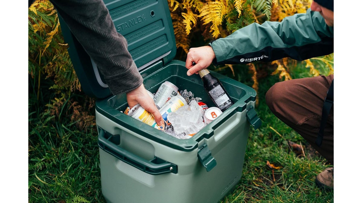 Take your Stanley cooler into the deep woods with ease thanks to leak-proof technology.?