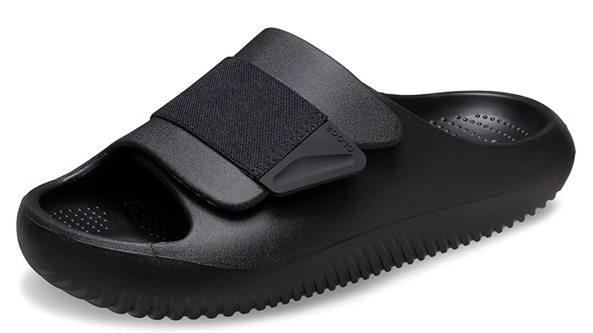 Adjustable sandals with a comfortable fit. 
